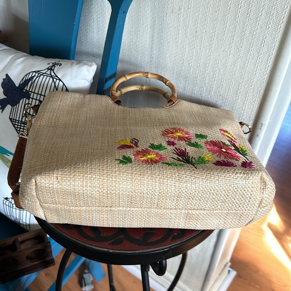 Vintage Straw Handbag with Raffia Flowers - Picture 7 of 8